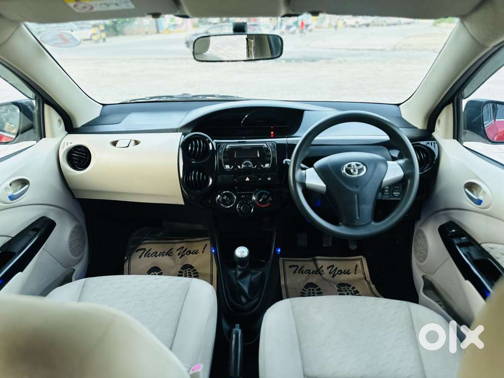 Toyota Etios Liva V Dual Tone, 2019, Petrol