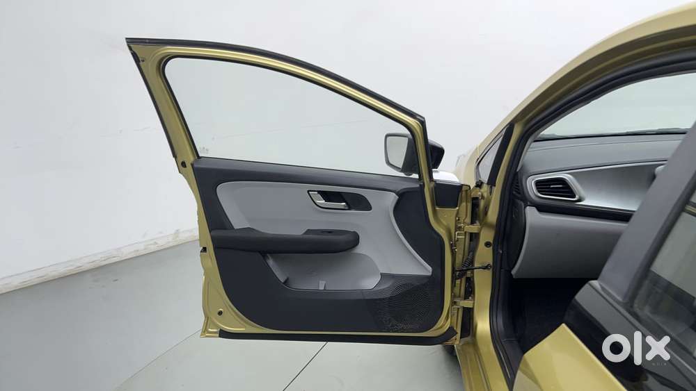 Tata Altroz Xz, 2020, Petrol