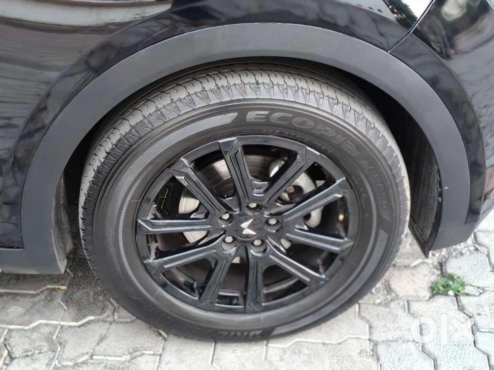 Mahindra Xuv700 2.2 Ax 7 Diesel At Luxury Pack Str, 2025, Diesel