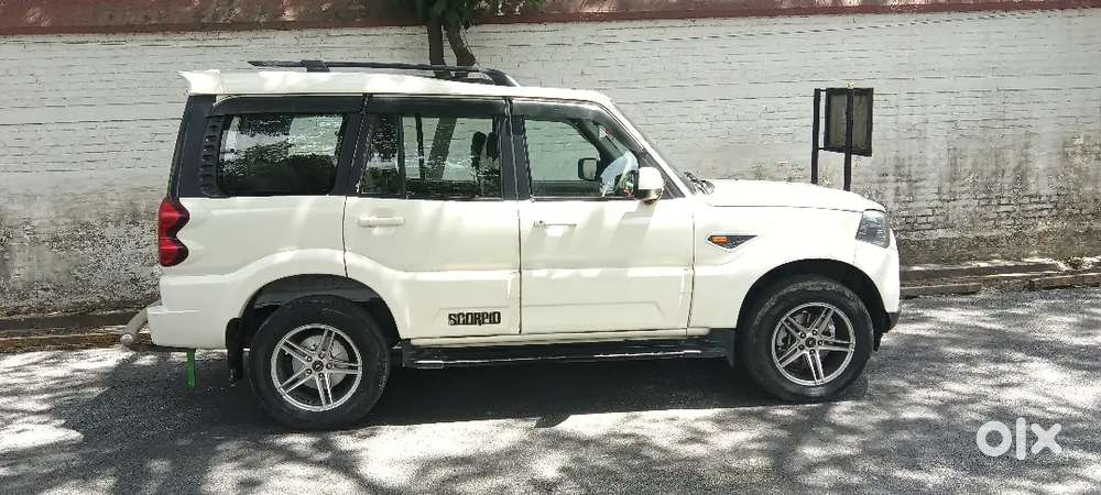 Mahindra Scorpio 2017 Diesel Well Maintained