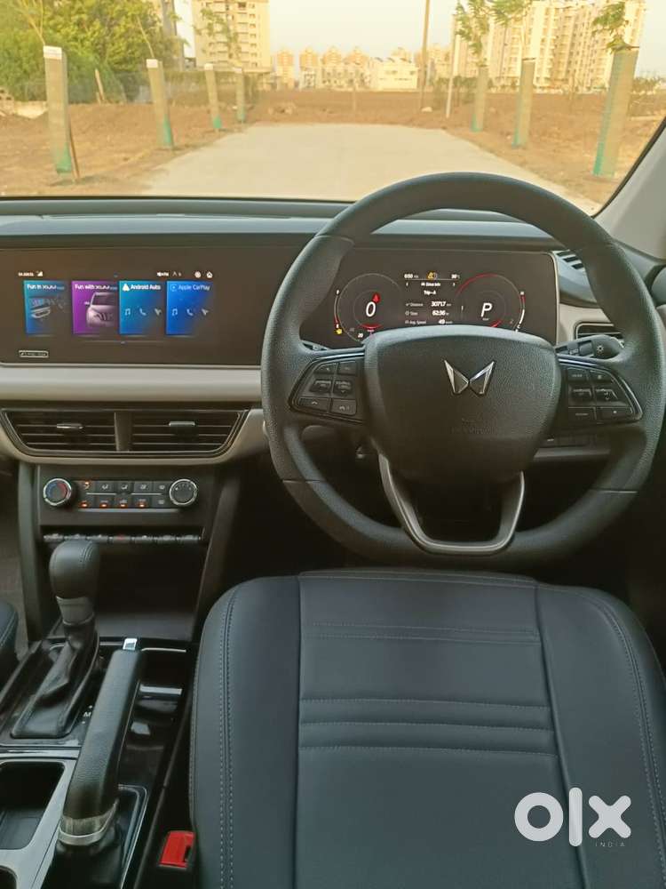 Mahindra Xuv700 2.2 Ax 5 Diesel At 7 Str, 2025, Diesel