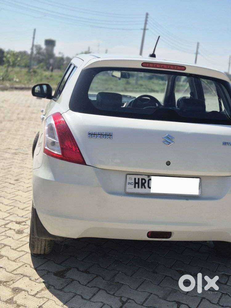 Maruti Suzuki Swift Lxi Optional-o, 2017, Petrol