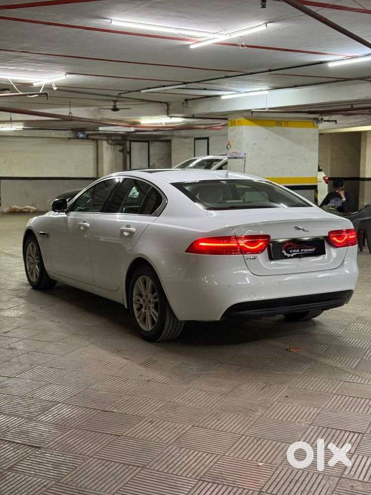 Jaguar Xe Portfolio, 2016, Petrol