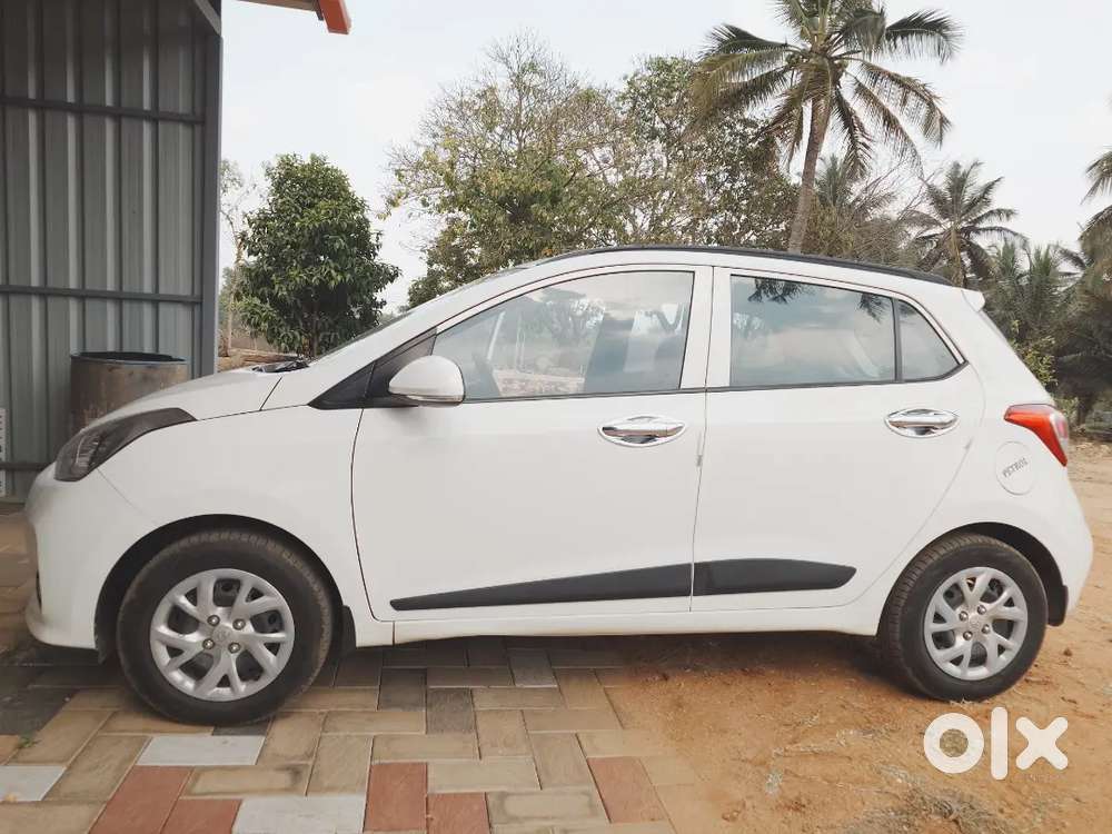 Hyundai Grand I10 2017 Petrol Well Maintained
