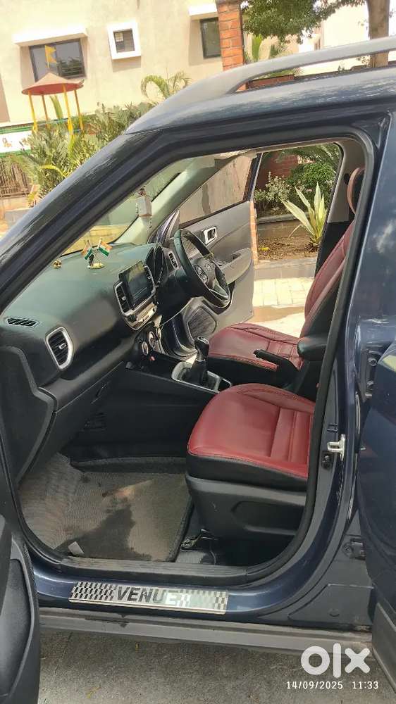 Hyundai Venue 2019 Petrol Well Maintained