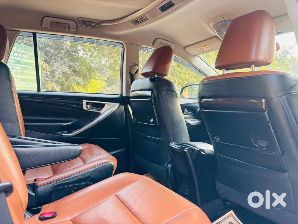 Z Auto Crysta 2019 Well Maintained (noc Price)