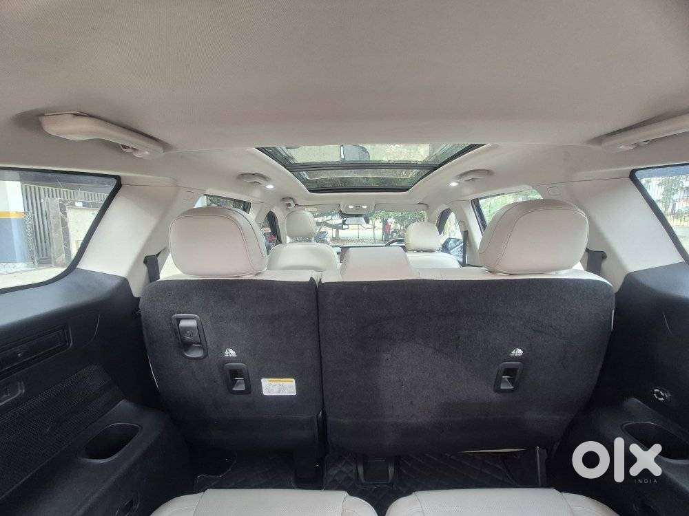 Mahindra Xuv700 2.0 Ax 7 Petrol Mt Str, 2024, Petrol