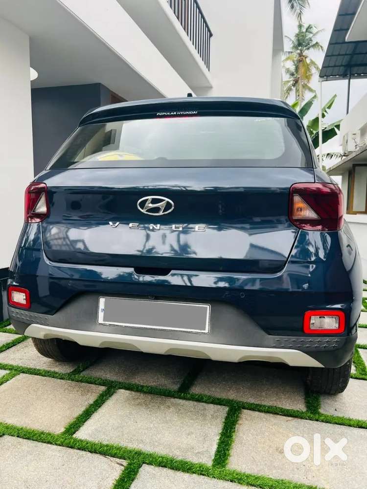 Hyundai Venue 2020 Petrol Well Maintained