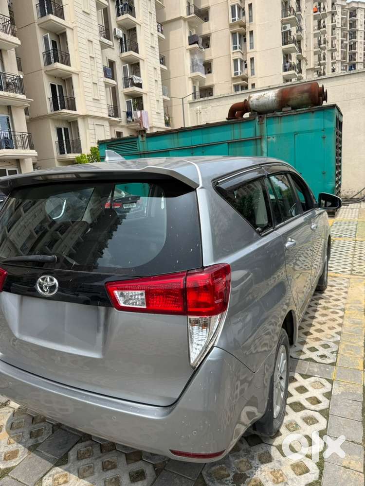2023 Toyota Innova Crysta