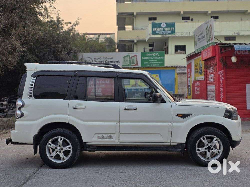 Mahindra Scorpio S10, 2015, Diesel