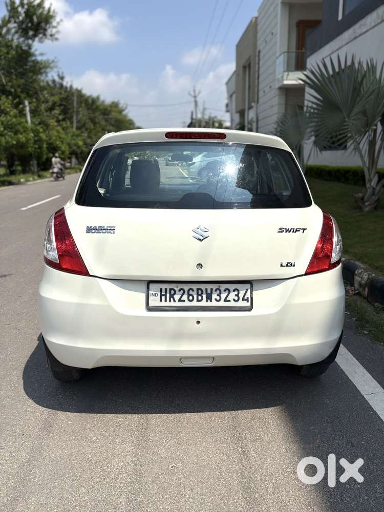 Maruti Suzuki Swift Lxi Option, 2012, Petrol