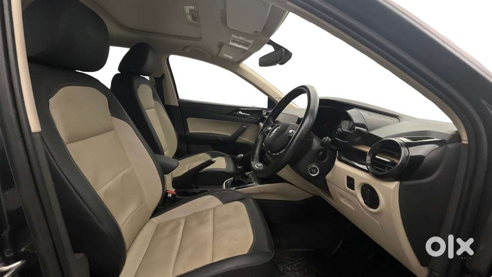 Skoda Slavia Style 1.0l Tsi Mt, 2022, Petrol