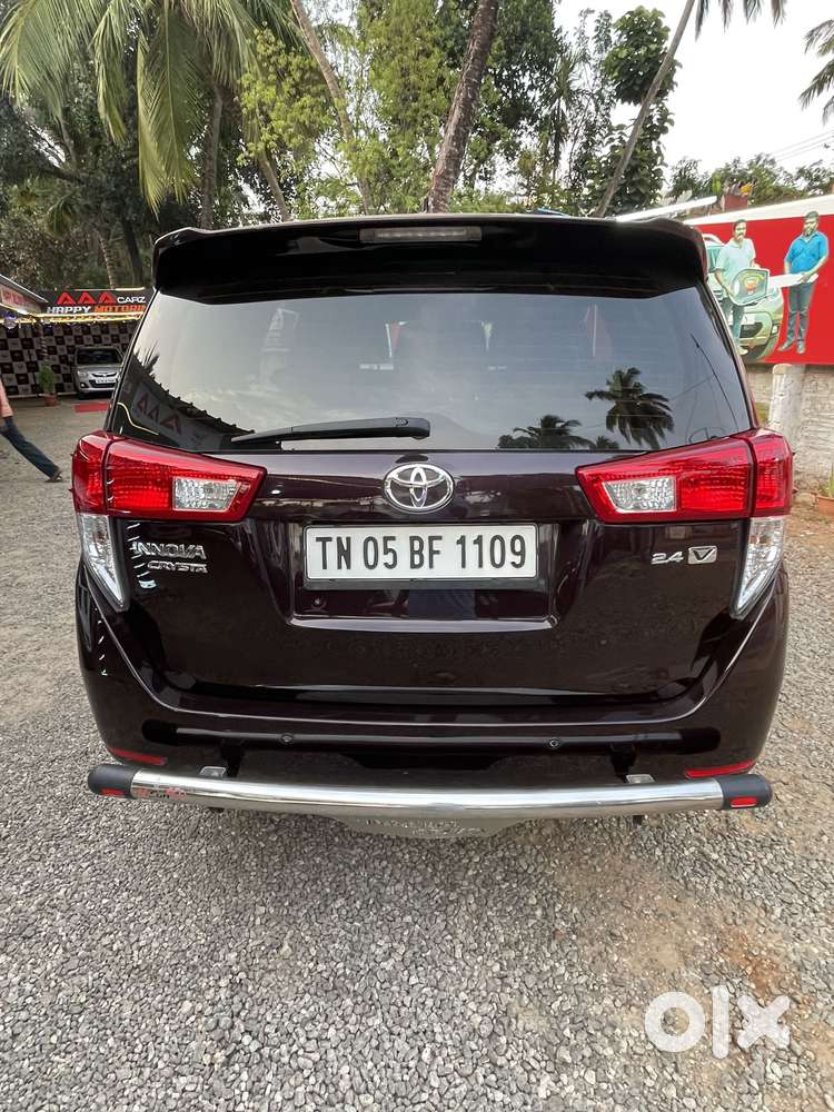 Toyota Innova Crysta 2.4 V 8 Str, 2016, Diesel