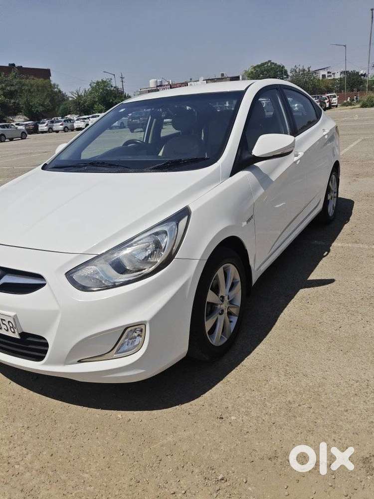Hyundai Verna Transform 1.6 Sx Vtvt, 2013, Petrol