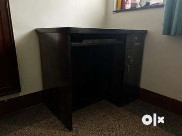 Small study on sale table olx