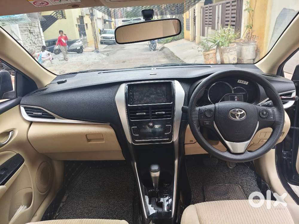 2021 Toyota Yaris G Automatic (cvt) - Less Driven   Like Brand New