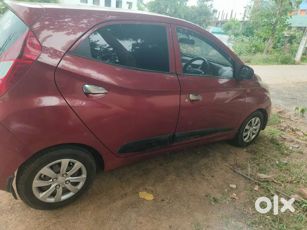 Hyundai Eon 0.8 Magna 2012 Variant