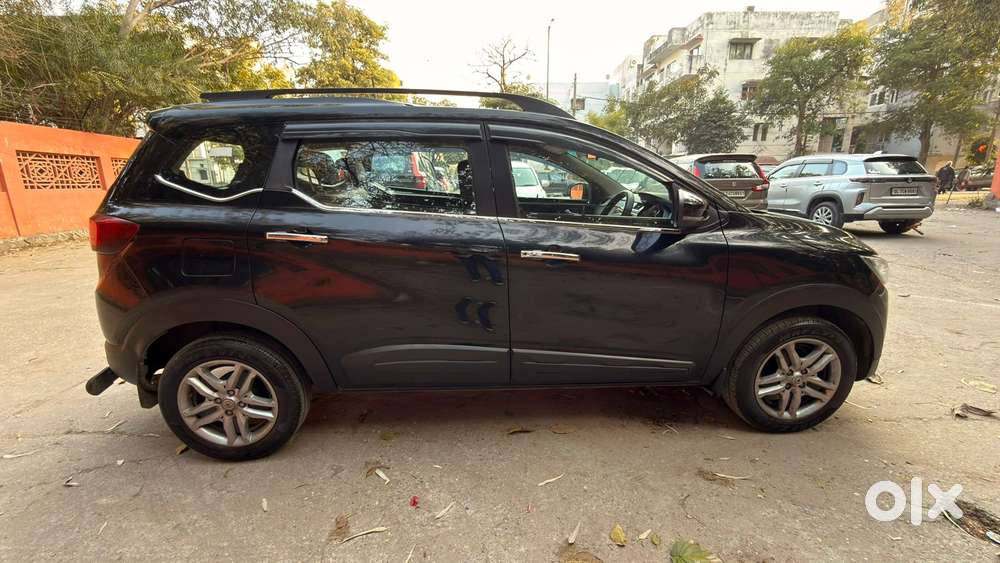 Renault Triber Rxz, 2024, Petrol