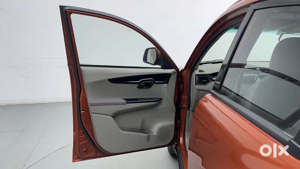 Mahindra Kuv 100 2016-2017 Mfalcon G80 K6 5str, 2016, Petrol