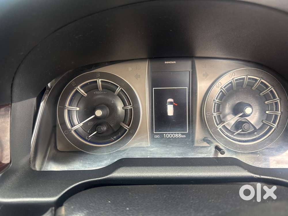 Toyota Innova Crysta 2021 Variant