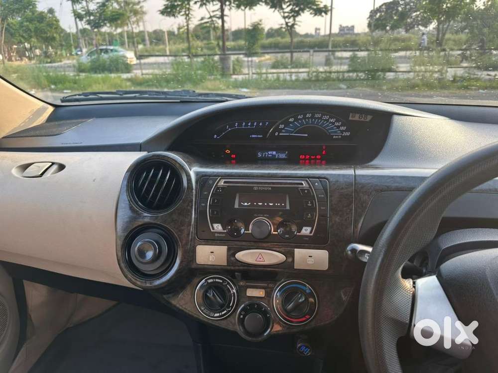 Toyota Etios Liva 2018 White