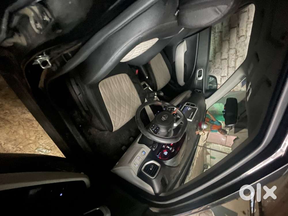 Hyundai Venue 2022 Petrol 17776 Km Driven