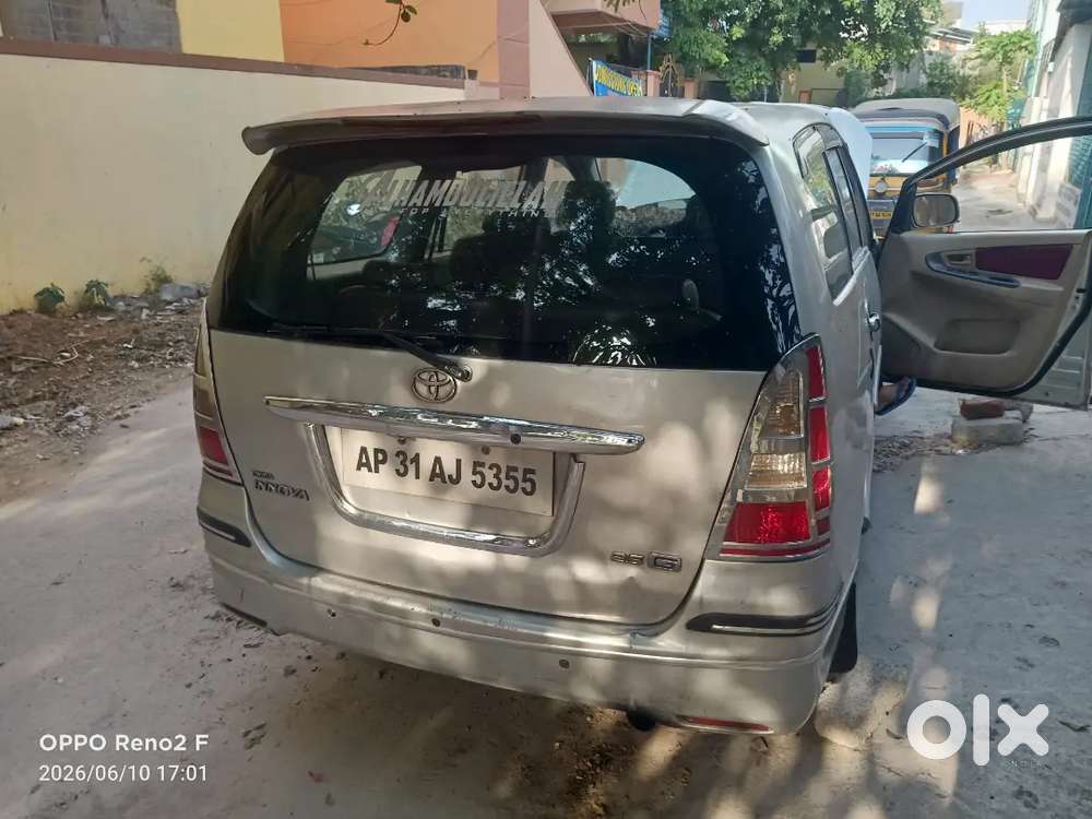 Toyota Innova 230000 Km Driven