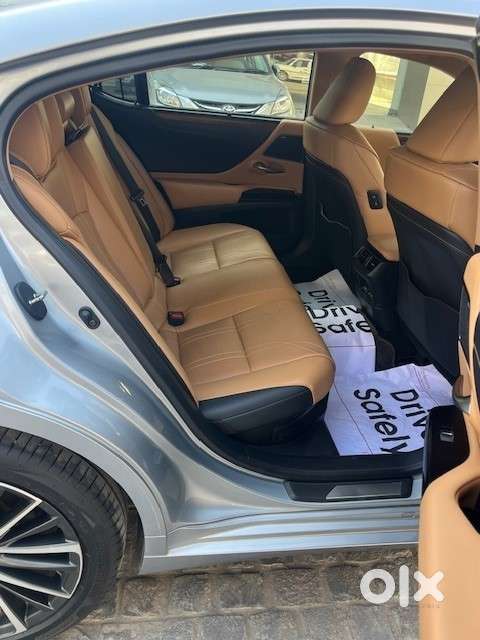 Lexus Es 300h Luxury, 2024, Petrol