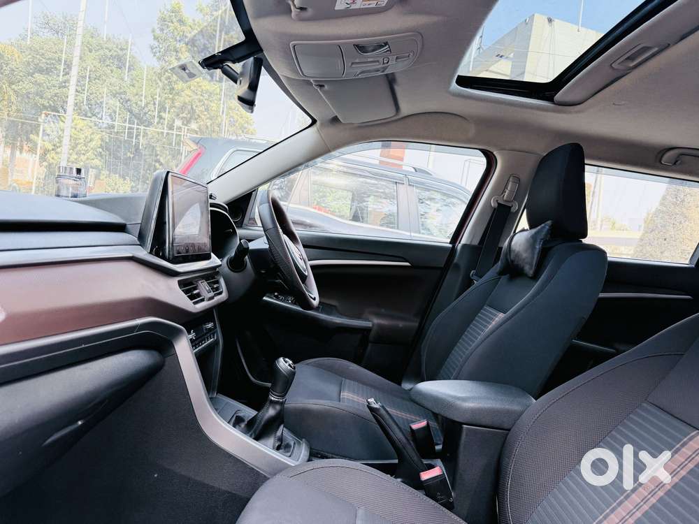 Maruti Suzuki Brezza 1.5 Zxi Plus Smart Hybrid Dual Tone, 2022, Petr..