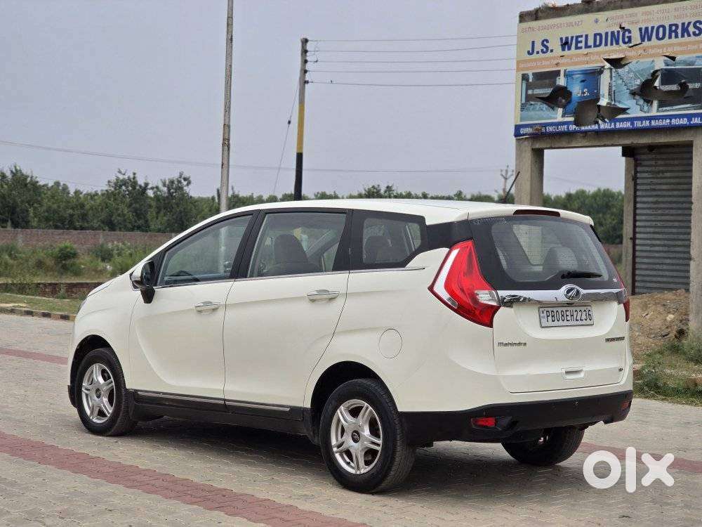 Mahindra Marazzo M6, 2019, Diesel