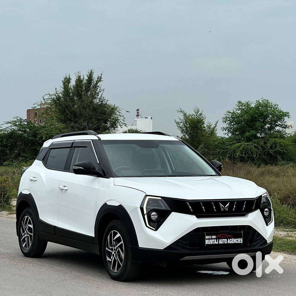 Mahindra Xuv 3xo Ax5 Pm Mt, 2025, Petrol
