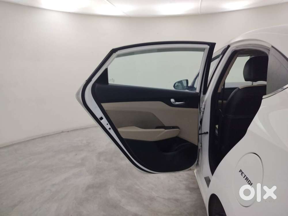 Hyundai Verna 1.5 Sx Vtvt Ivt, 2022, Petrol