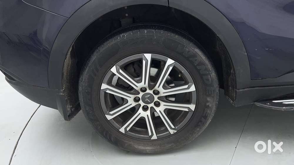 Mahindra Xuv700 2.0 Ax 7 Petrol At Str, 2022, Petrol