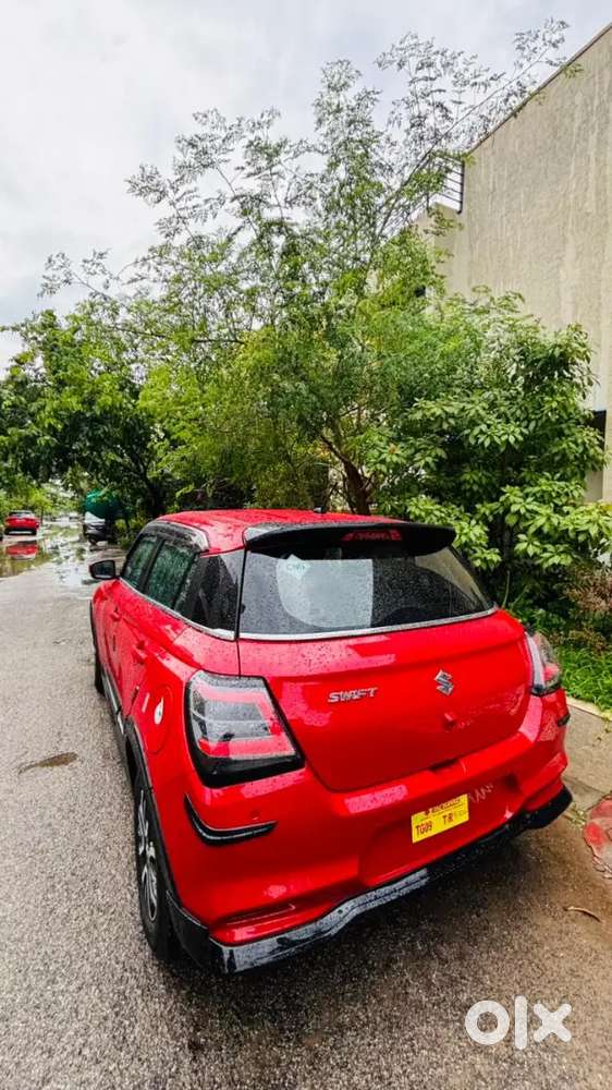 Maruti Suzuki Swift Vxi (o)cng 2025