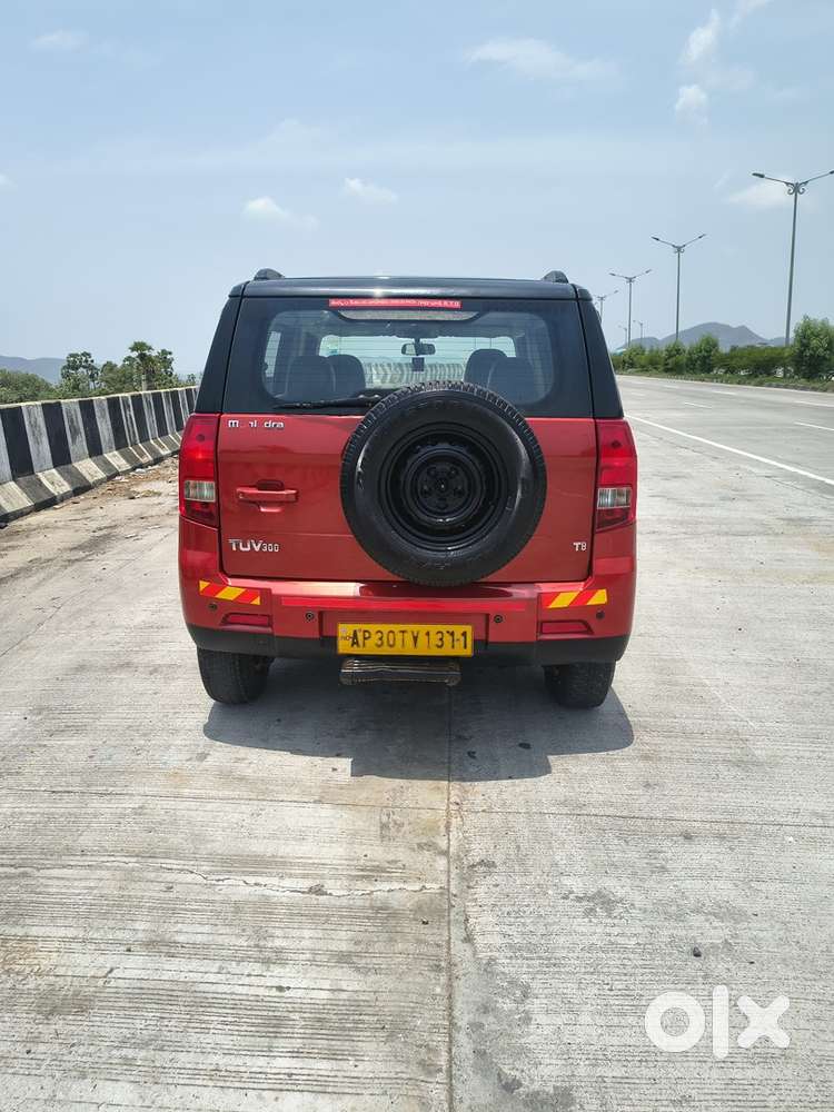 Mahindra Tuv 300