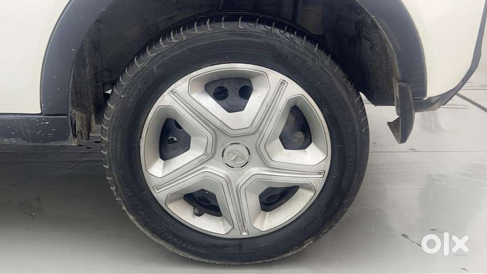 Tata Nexon 1.5 Revotorq Xm, 2023, Diesel