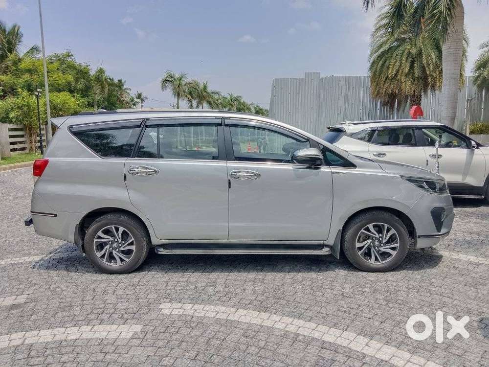 Toyota Innova Crysta 2.7 V, 2022, Petrol