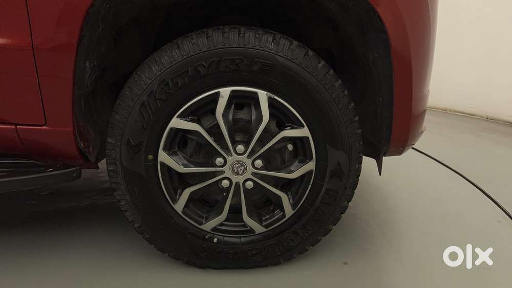 Mahindra Tuv 300 T6 Plus, 2017, Diesel