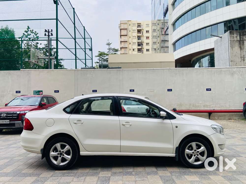 Skoda Rapid Ambition 1.6 Tdi Cr Manual Plus, 2015, Diesel
