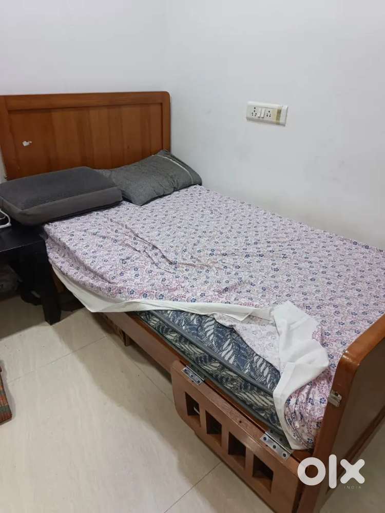 Double bed takewood for 2 people