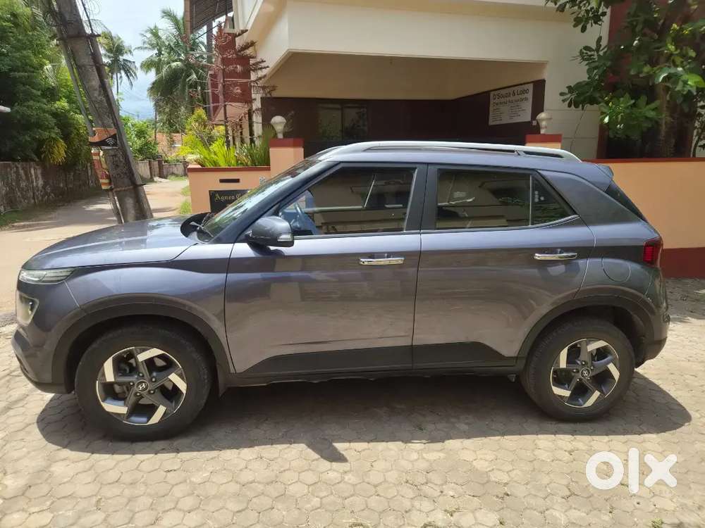 Hyundai Venue 2020 Petrol 49000 Km Driven