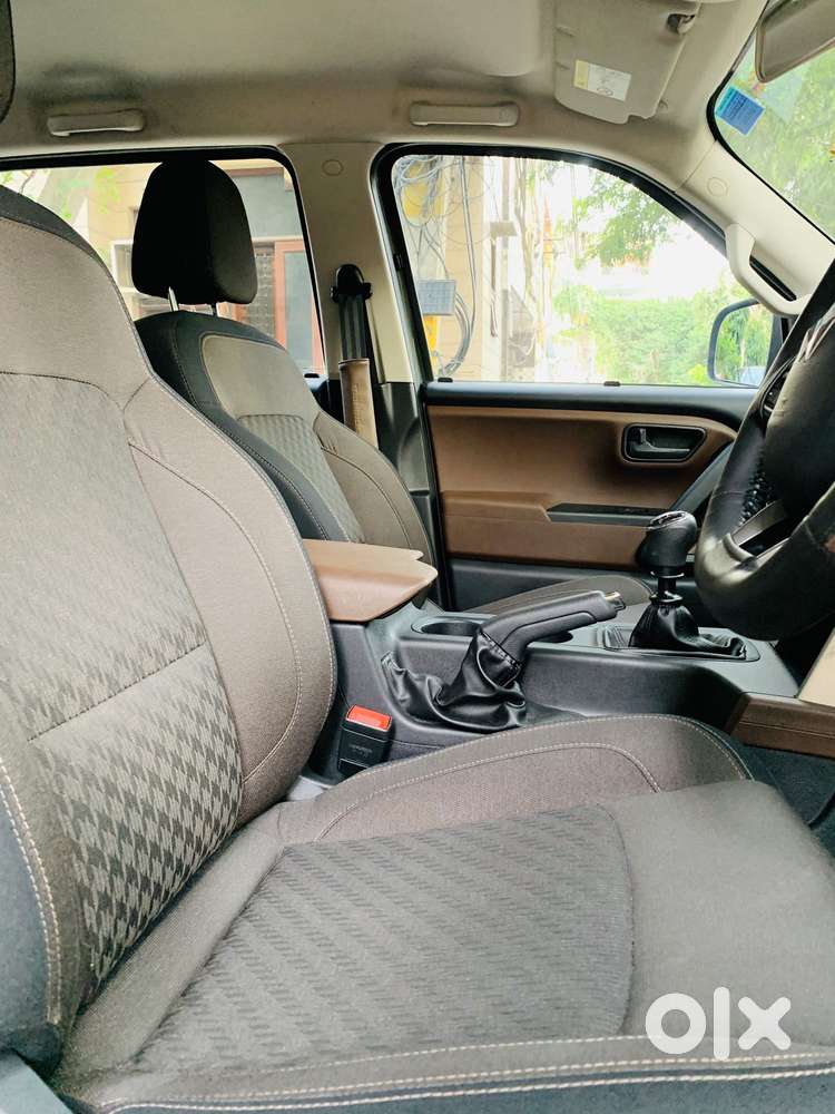 Mahindra Scorpio N Z4 Petrol Mt 7 Str, 2022, Petrol