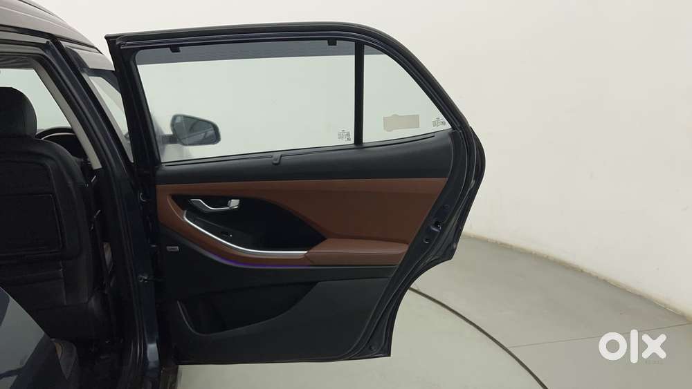 Hyundai Alcazar Platinum 7 Str 1.5 Turbo Petrol Adventure, 2023, Pet..