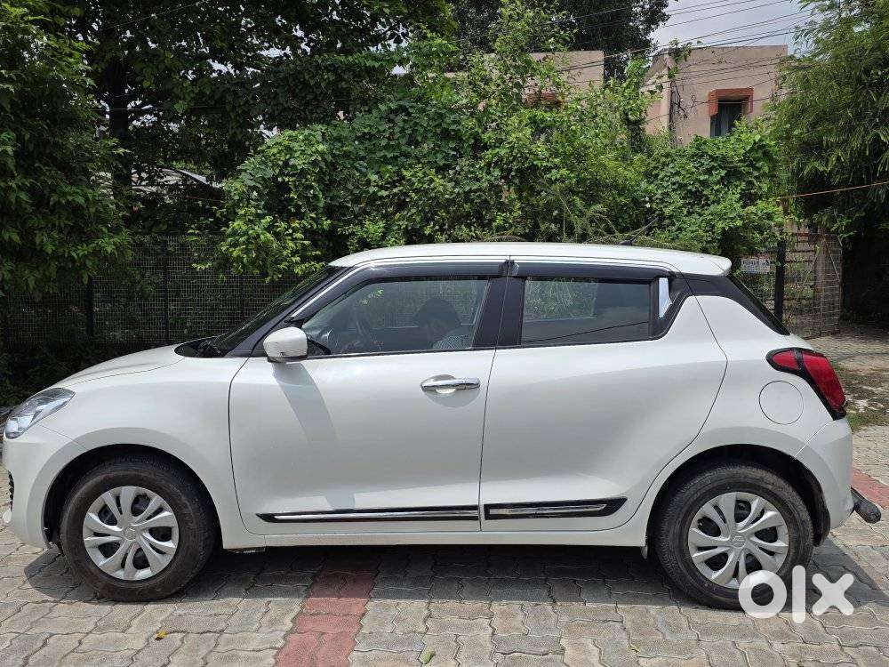 Maruti Suzuki Swift Vxi 1.2 Abs Bs-iv, 2023, Cng & Hybrids