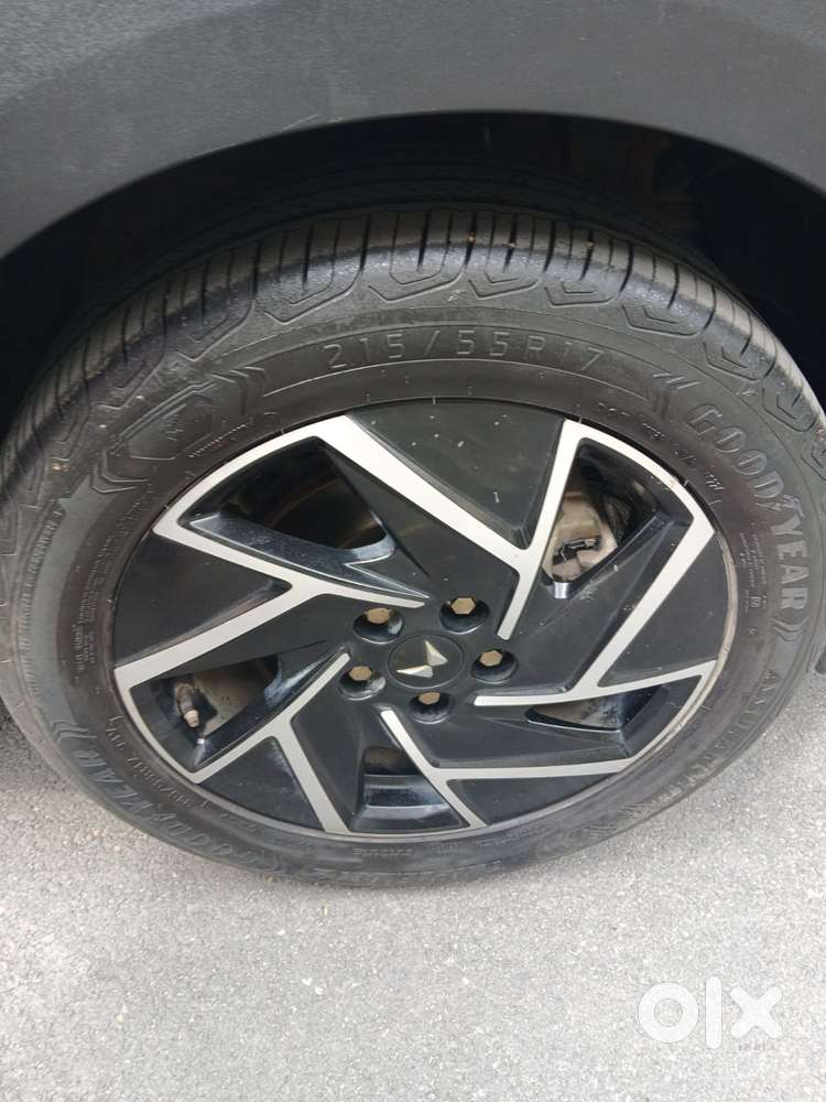 Mahindra Xuv 3xo Ax7l 1.2 Petrol At (pg), 2024, Petrol