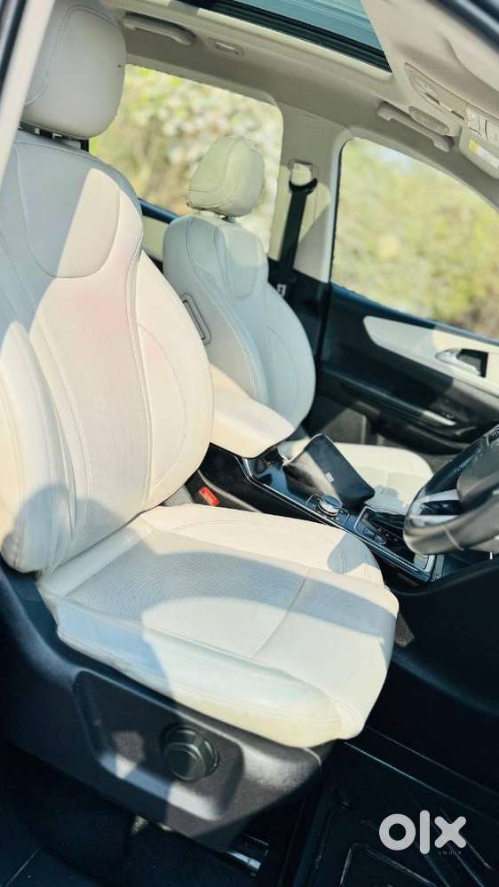 Mahindra Xuv700 2.2 Ax 7 Diesel At Str, 2022, Diesel