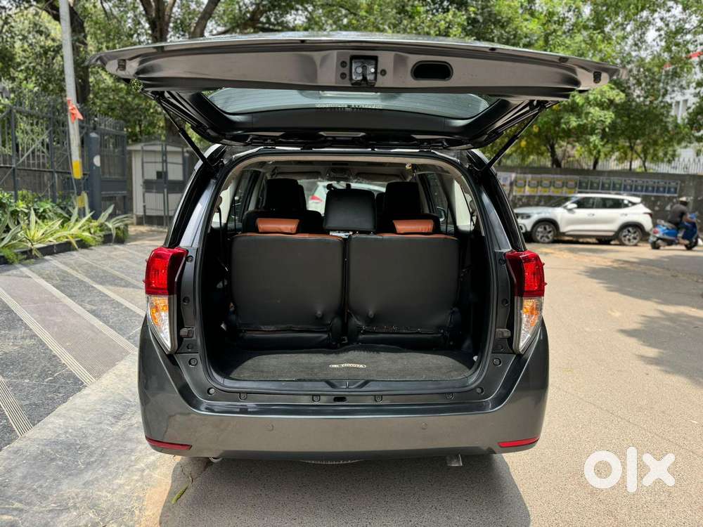 Toyota Innova Crysta