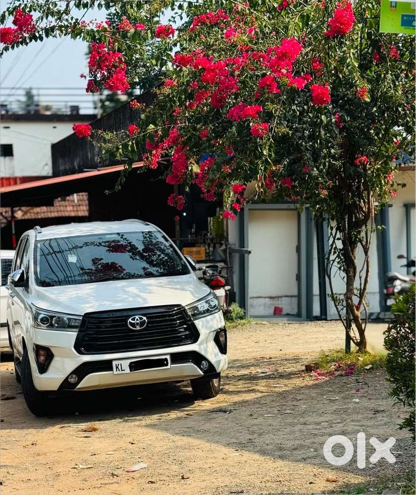 Toyota Innova Crysta 2016 Diesel Well Maintained