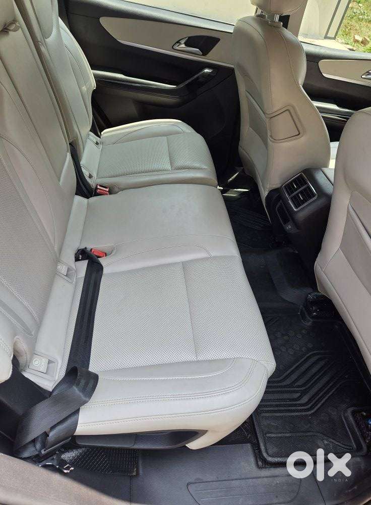 Mahindra Xuv700 2.2 Ax 7 Diesel Mt Luxury Pack Str, 2025, Diesel