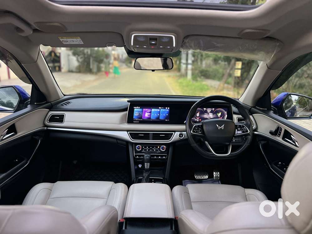 Mahindra Xuv700 2.2 Ax 7 Diesel At Luxury Pack Str, 2021, Diesel